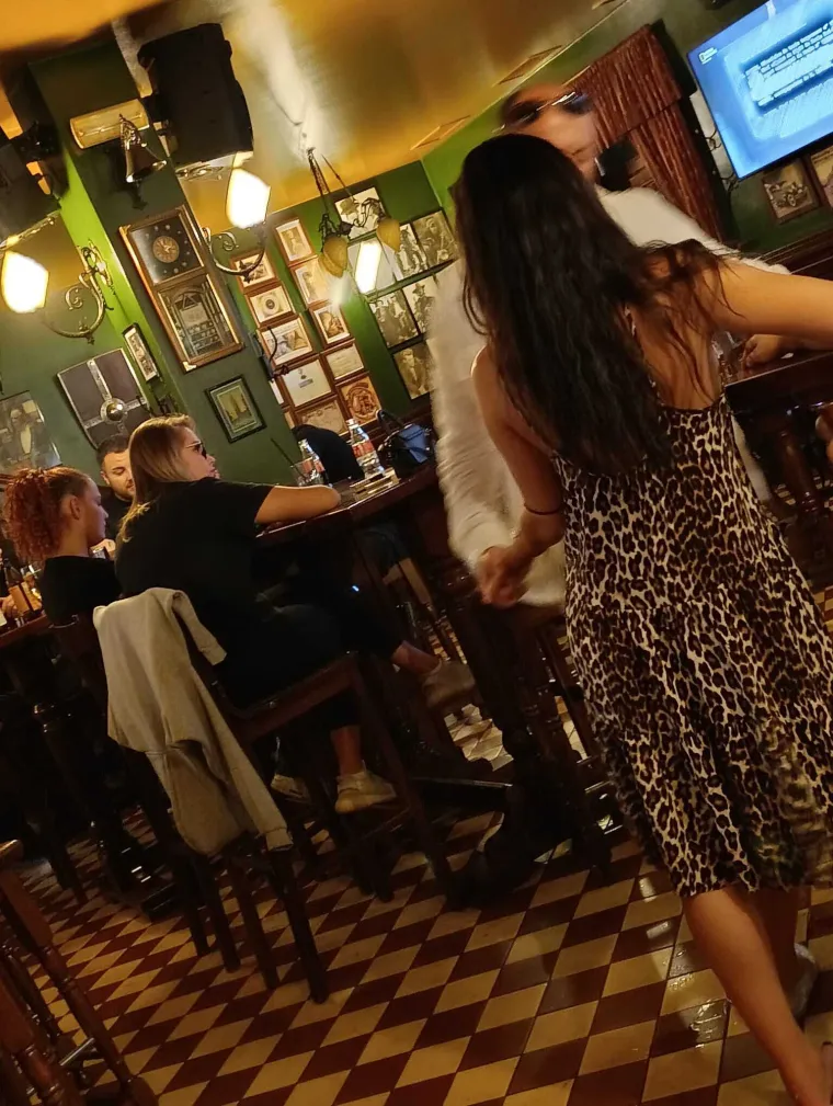 Ovo je lički župan noć prije sjednice o opasnom otpadu. Ovako se pravda: 'To je bio poljubac za rođendan'