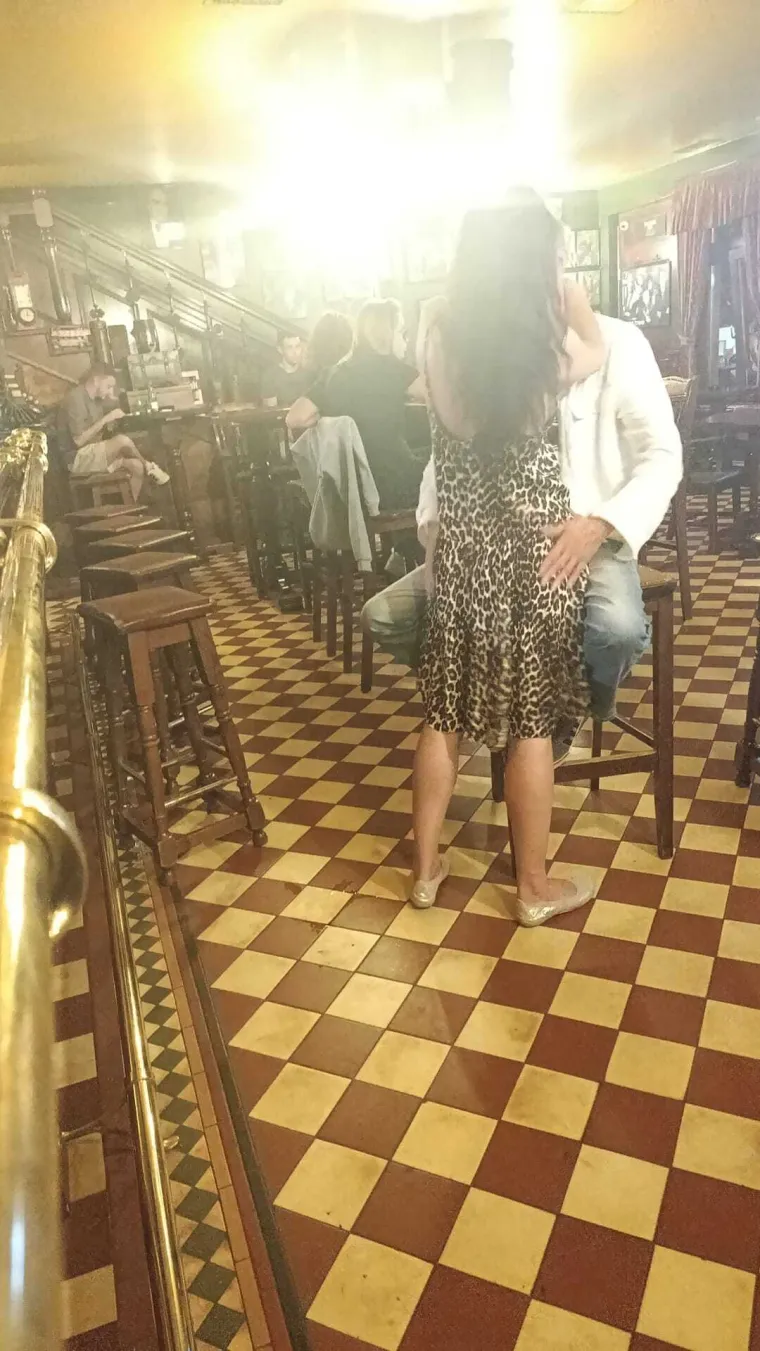 Ovo je lički župan noć prije sjednice o opasnom otpadu. Ovako se pravda: 'To je bio poljubac za rođendan'