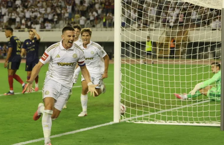 Pogledajte &scaron;to izbornik Bilić radi u loži Poljuda! Evo tko jo&scaron; gleda najvažniju utakmicu Hajduka