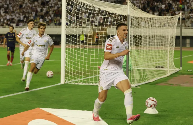 Pogledajte &scaron;to izbornik Bilić radi u loži Poljuda! Evo tko jo&scaron; gleda najvažniju utakmicu Hajduka