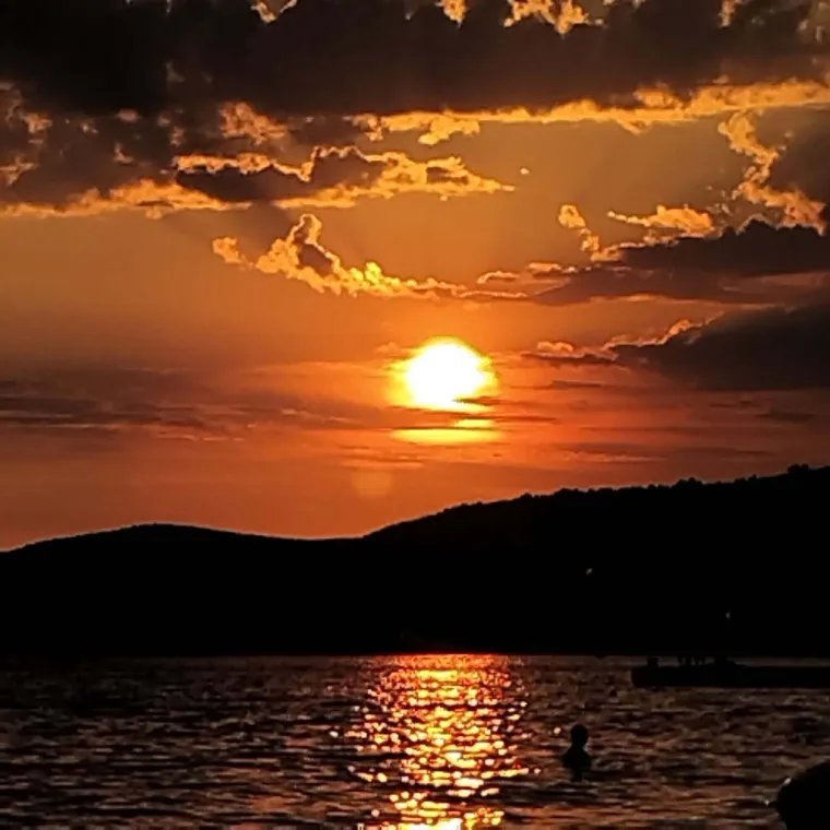 Potpuno su nas opčinile: Pogledajte 81 fotografiju zalaska sunca kojima ste nas vi počastili