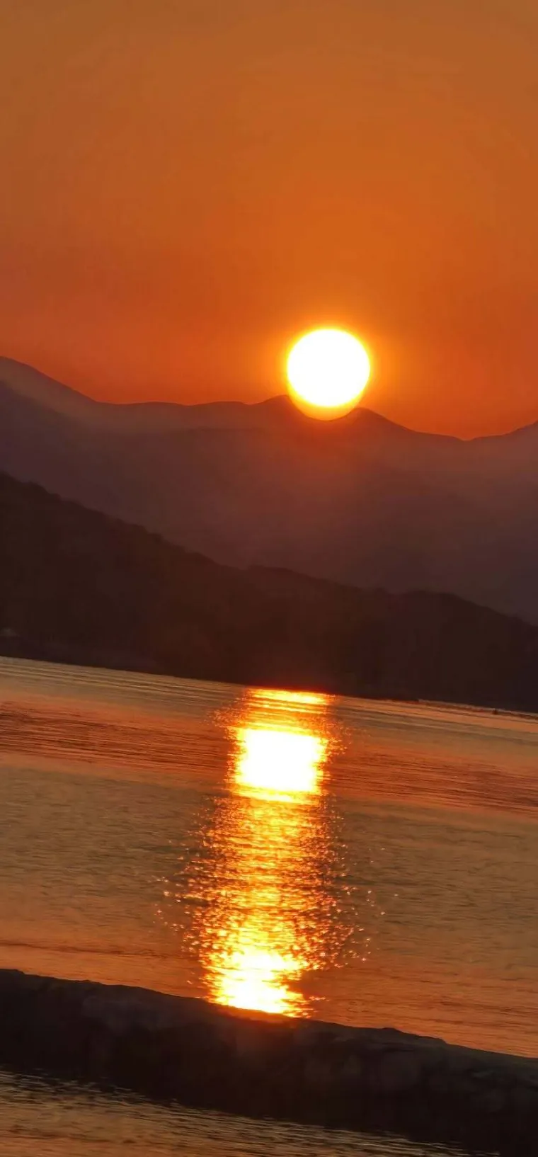 Potpuno su nas opčinile: Pogledajte 81 fotografiju zalaska sunca kojima ste nas vi počastili