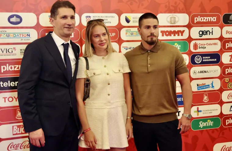 Nema koga nema u Splitu: Evo u čijem dru&scaron;tvu je Ibra i tko priča sa zaboravljenom zvijezdom