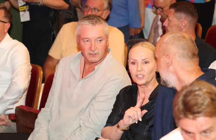 Nema koga nema u Splitu: Evo u čijem dru&scaron;tvu je Ibra i tko priča sa zaboravljenom zvijezdom