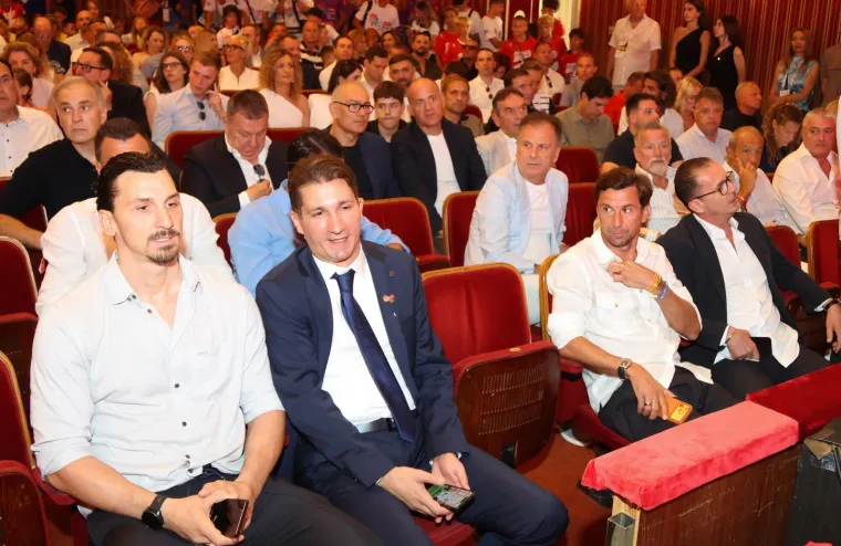 Nema koga nema u Splitu: Evo u čijem dru&scaron;tvu je Ibra i tko priča sa zaboravljenom zvijezdom