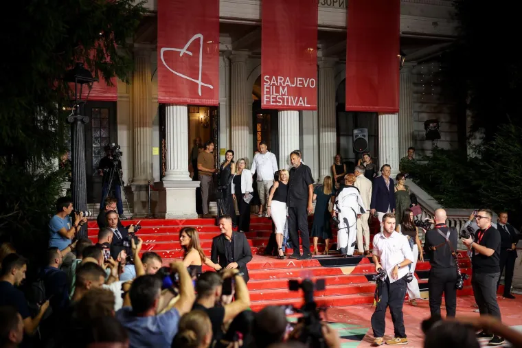 Zadnji dan Sarajevo Film Festivala vrvi od glamura: Filmske zvijezde zasjale na crvenom tepihu