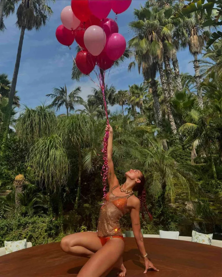 Kad Dua Lipa obuče bikini, internet gori: Ovo su najvruća izdanja kosovske ljepotice