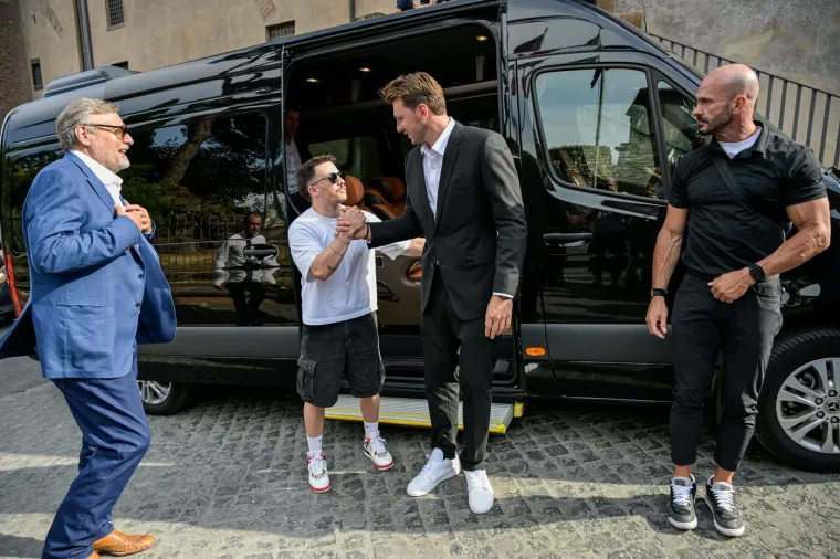 Luka Dončić je neprepoznatljiv: Pojavio se u javnosti i sve &scaron;okirao