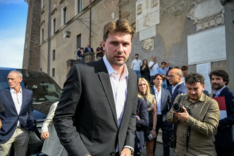 Luka Dončić je neprepoznatljiv: Pojavio se u javnosti i sve &scaron;okirao