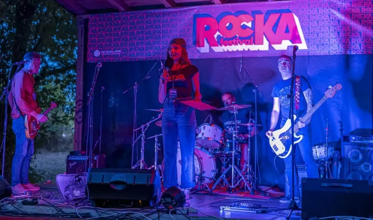 Koža, čipka i vruće hlačice: Atraktivne rokerice mamile poglede na karlovačkoj gitarijadi