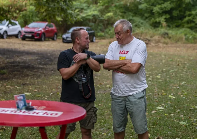 Koža, čipka i vruće hlačice: Atraktivne rokerice mamile poglede na karlovačkoj gitarijadi