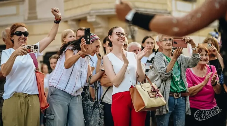 Ljepotice preplavile Varaždin: Ni ki&scaron;a ih nije spriječila da zablistaju na &Scaron;pancirfestu
