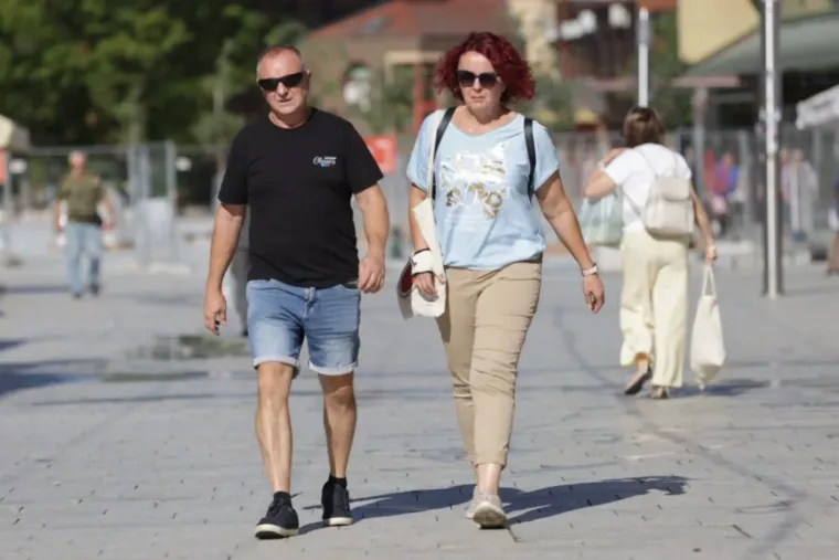 Nisu skrivale vitke noge: Čakovčanke zapalile grad u haljinama s vrtoglavo visokim prorezima