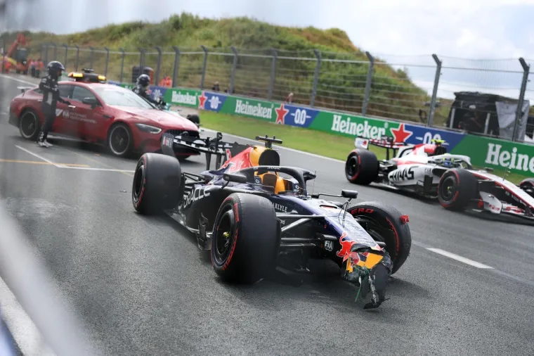 Stravičan sudar u prvom krugu! Verstappen imao te&scaron;ku nesreću, pogledajte ove scene