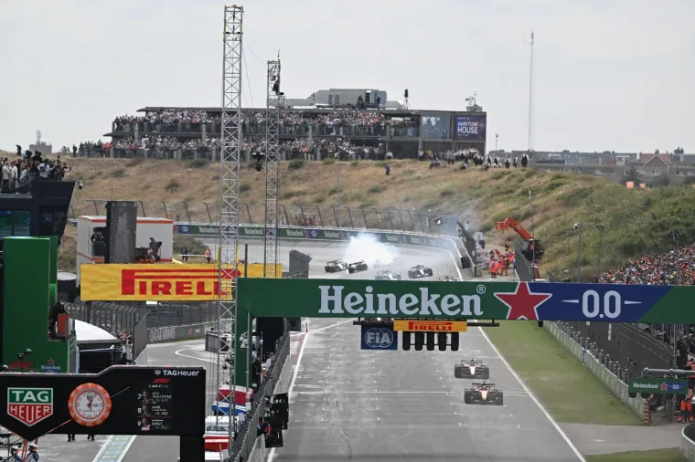 Stravičan sudar u prvom krugu! Verstappen imao te&scaron;ku nesreću, pogledajte ove scene
