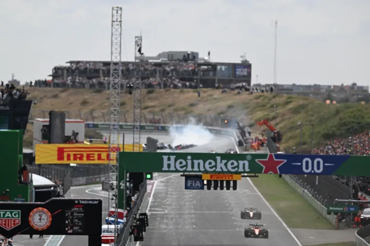Stravičan sudar u prvom krugu! Verstappen imao te&scaron;ku nesreću, pogledajte ove scene