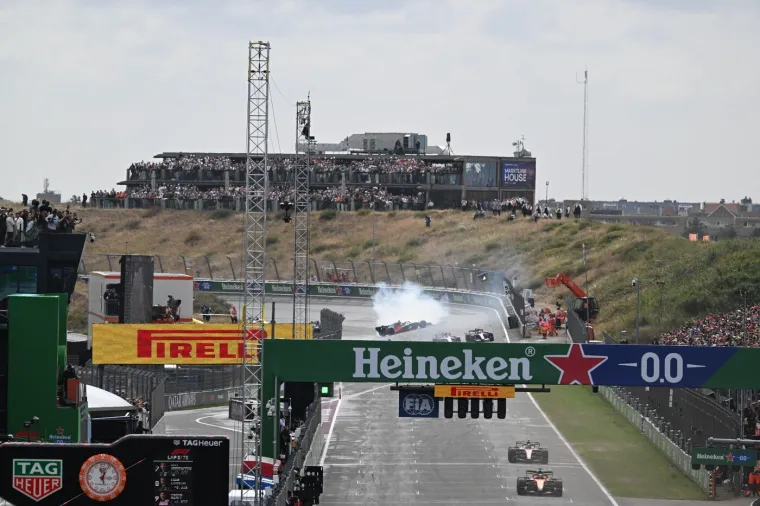 Stravičan sudar u prvom krugu! Verstappen imao te&scaron;ku nesreću, pogledajte ove scene
