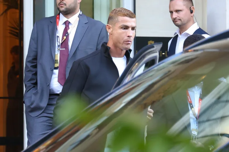 Gucci, breskva i novi prsten: Ronaldo pokazao kako izgleda luksuz nakon vjenčanja