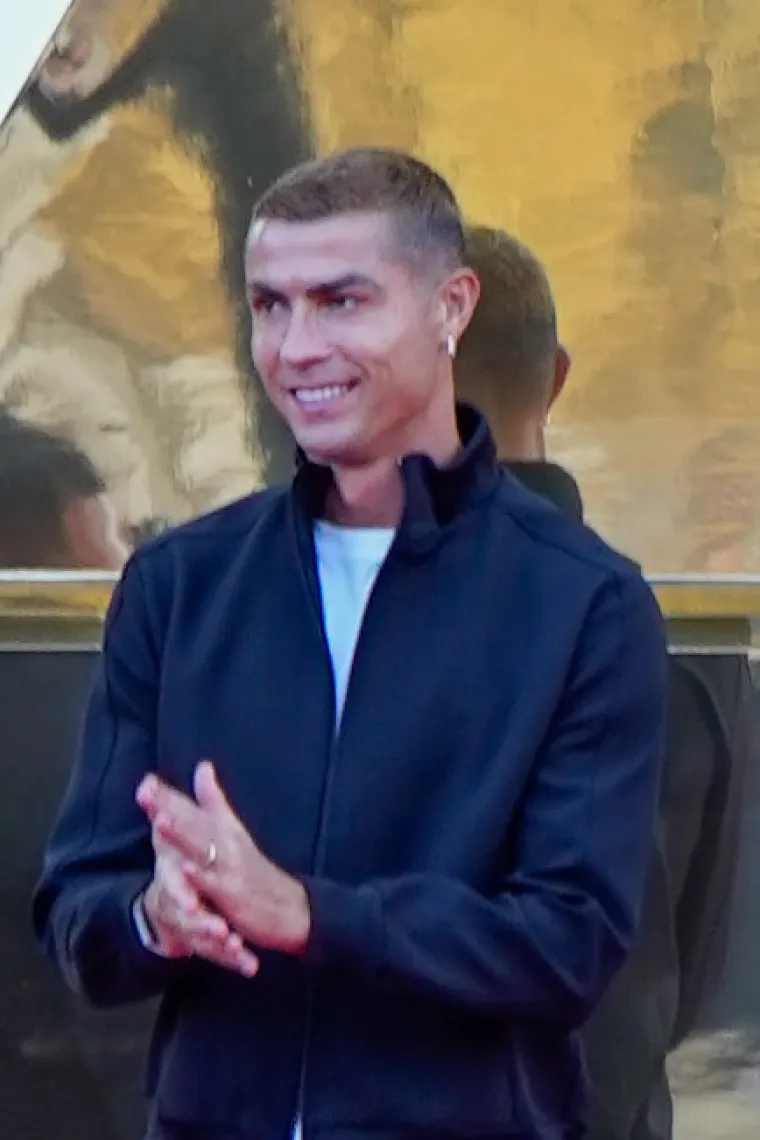 Gucci, breskva i novi prsten: Ronaldo pokazao kako izgleda luksuz nakon vjenčanja