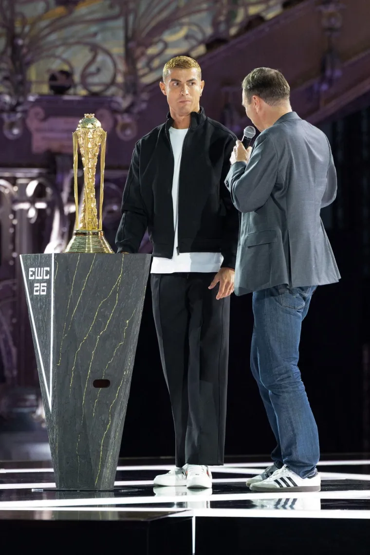 Gucci, breskva i novi prsten: Ronaldo pokazao kako izgleda luksuz nakon vjenčanja
