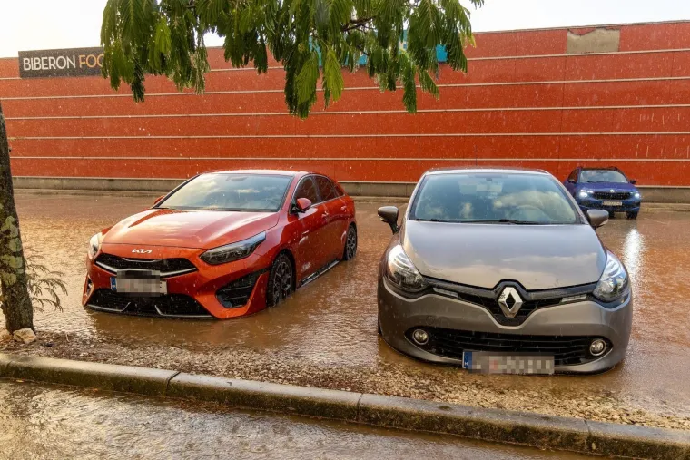 Jako nevrijeme pogodilo Istru, vatrogasci imali pedesetak intervencija: 'Najgore je bilo u tri grada'