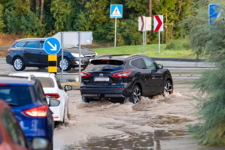Jako nevrijeme pogodilo Istru, vatrogasci imali pedesetak intervencija: 'Najgore je bilo u tri grada'