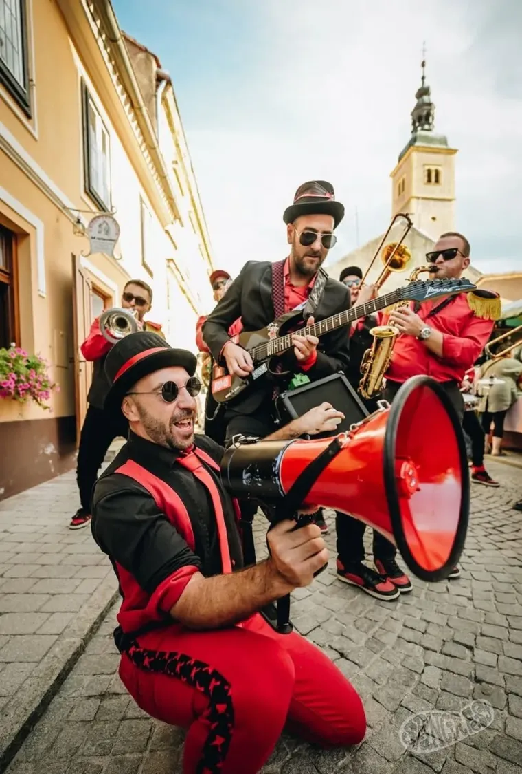 Varaždinke ponovno ukrale show: Pogledajte ljepotice koje su pro&scaron;etale &Scaron;pancirfestom