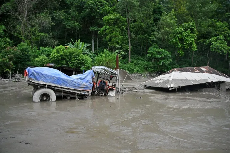 Apokaliptične scene nakon bujičnih poplava u Nepalu: U ovom blatu nestalo je vi&scaron;e od 400 ljudi