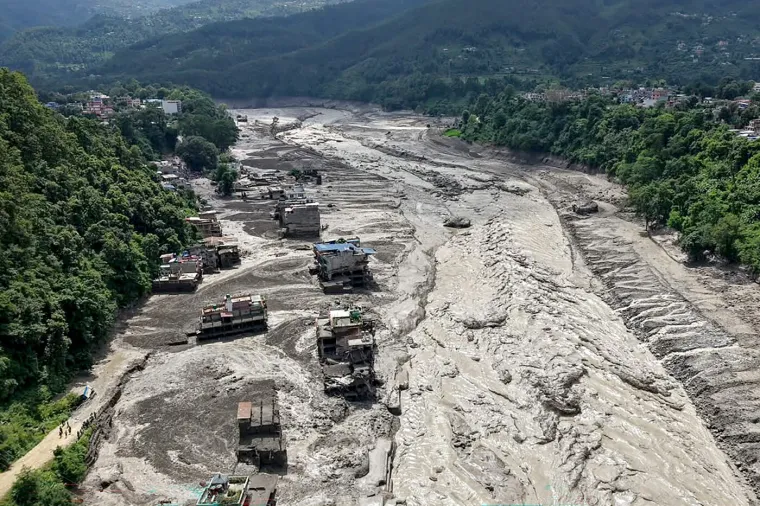 Apokaliptične scene nakon bujičnih poplava u Nepalu: U ovom blatu nestalo je vi&scaron;e od 400 ljudi