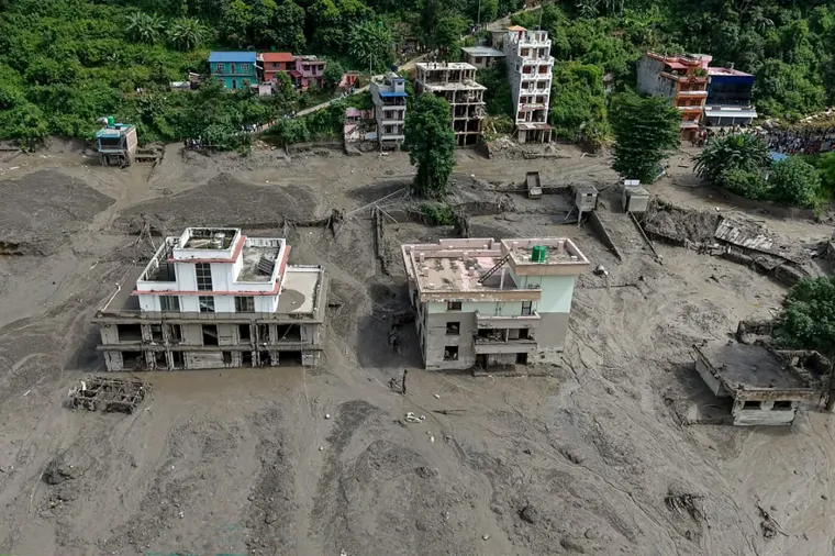Apokaliptične scene nakon bujičnih poplava u Nepalu: U ovom blatu nestalo je vi&scaron;e od 400 ljudi