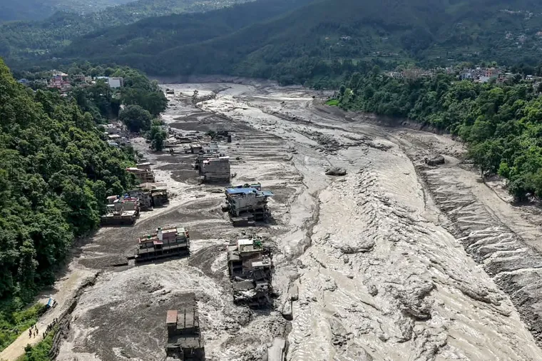 Apokaliptične scene nakon bujičnih poplava u Nepalu: U ovom blatu nestalo je vi&scaron;e od 400 ljudi