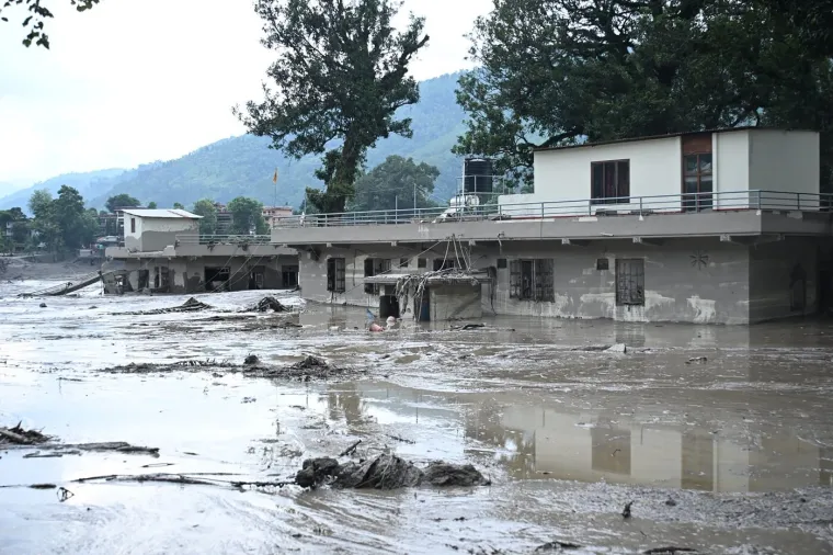 Apokaliptične scene nakon bujičnih poplava u Nepalu: U ovom blatu nestalo je vi&scaron;e od 400 ljudi