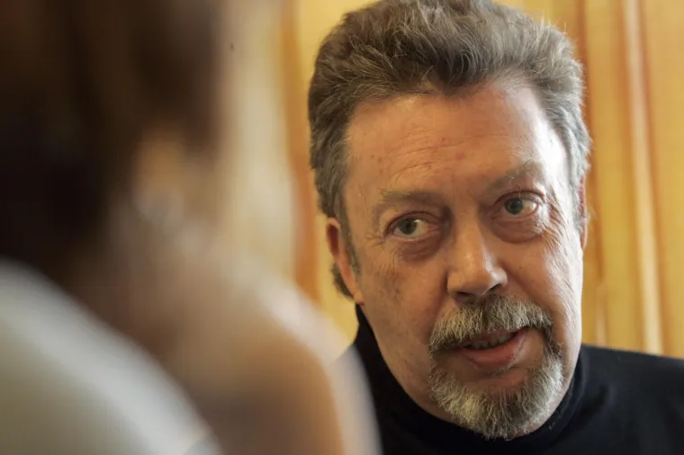 Od kultnog horora do komedija: Kako je glumački genij Tim Curry obilježio generacije