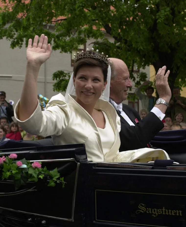 Tko je princeza M&auml;rtha Louise? Izgubila je prvu ljubav na Božić pa prona&scaron;la utjehu u &scaron;amanu