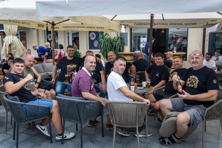 'Slavonijo zlatna ti si': Pogledajte kako se Grad heroja priprema za Thompsonov koncert