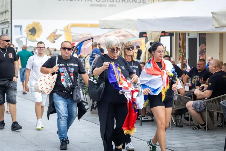 Miro Bulj pro&scaron;etao Vukovarom uoči Thompsonovog koncerta i ukrao svu pozornost