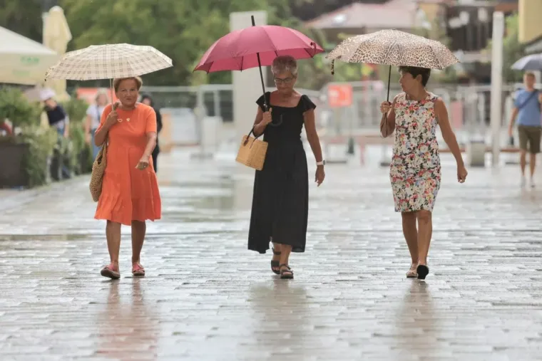 Čakovec vrvio &scaron;etačima unatoč ki&scaron;i, ali jedna dama posebno se istaknula svojim elegantnim stilom
