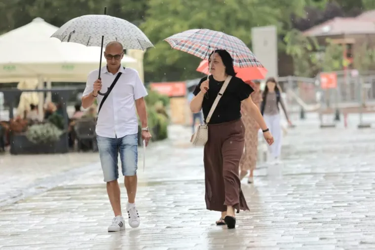 Čakovec vrvio &scaron;etačima unatoč ki&scaron;i, ali jedna dama posebno se istaknula svojim elegantnim stilom