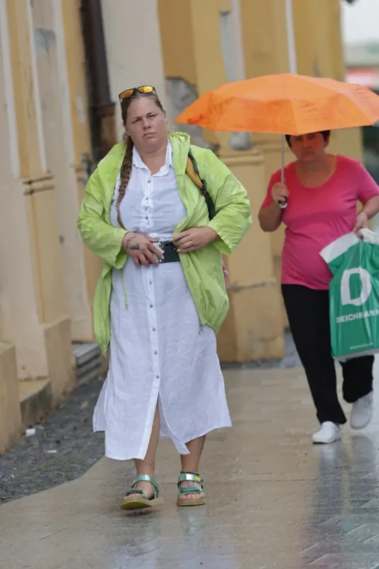 Čakovec vrvio &scaron;etačima unatoč ki&scaron;i, ali jedna dama posebno se istaknula svojim elegantnim stilom