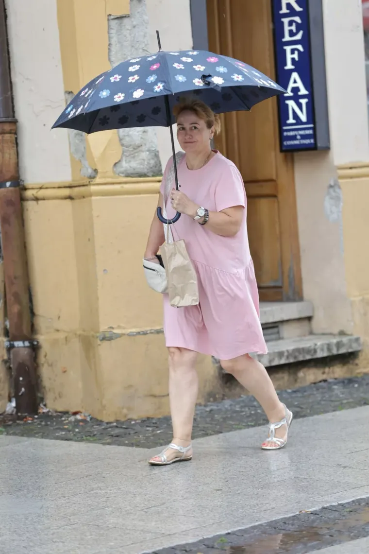 Čakovec vrvio &scaron;etačima unatoč ki&scaron;i, ali jedna dama posebno se istaknula svojim elegantnim stilom