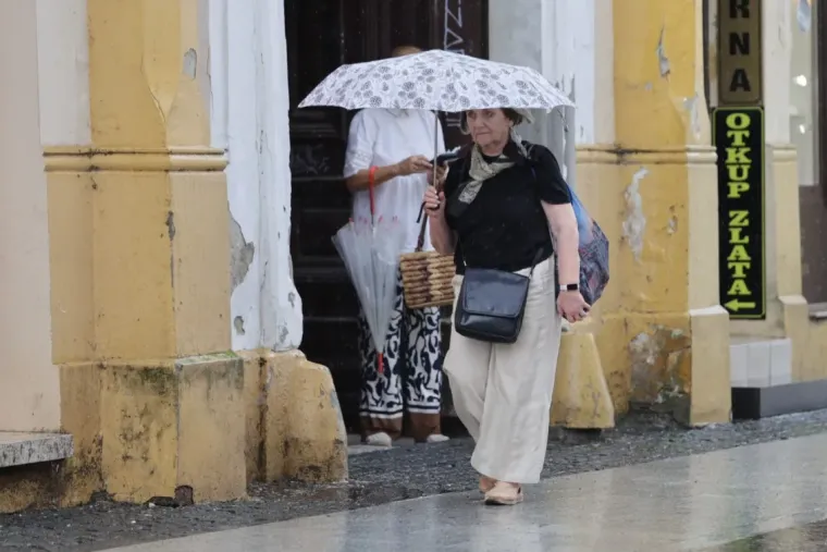 Čakovec vrvio &scaron;etačima unatoč ki&scaron;i, ali jedna dama posebno se istaknula svojim elegantnim stilom