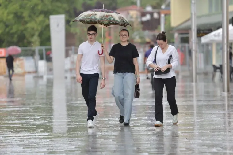 Čakovec vrvio &scaron;etačima unatoč ki&scaron;i, ali jedna dama posebno se istaknula svojim elegantnim stilom