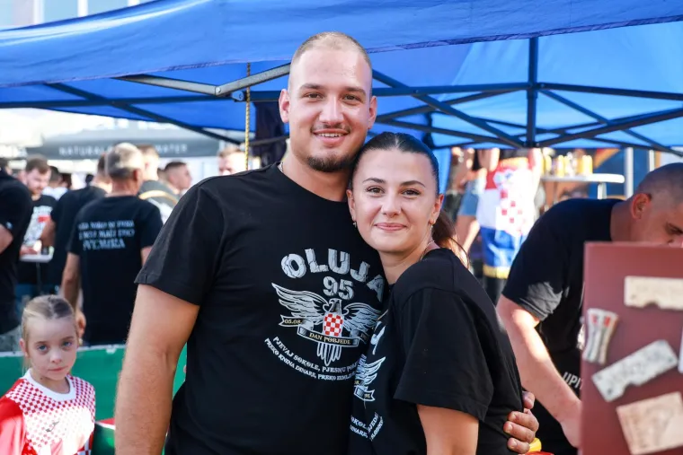 Među tisućama ljudi one su ukrale sve poglede: Svojim izdanjima zasjale su na velikom spektaklu