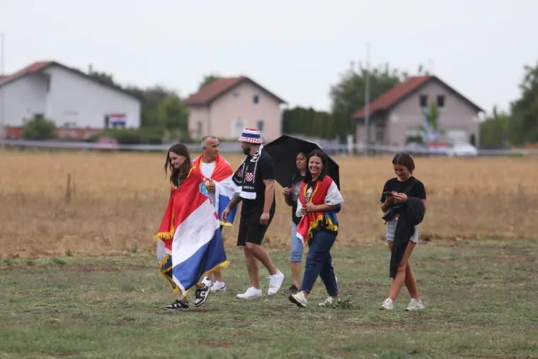 Među tisućama ljudi one su ukrale sve poglede: Svojim izdanjima zasjale su na velikom spektaklu