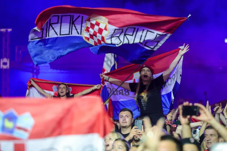 Među tisućama ljudi one su ukrale sve poglede: Svojim izdanjima zasjale su na velikom spektaklu
