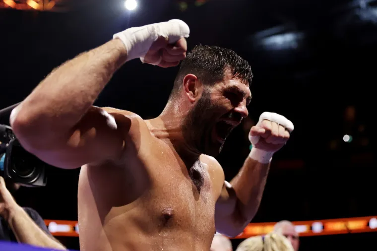 'El Animal' je namirisao krv i krenuo u lov: Pogledajte kako je Hrgović slomio Itaumu