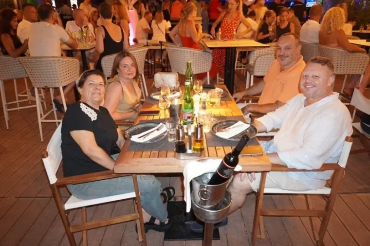 Dok je Gra&scaron;o zabavljao Dubrovnik, misteriozna plavu&scaron;a u zelenom mamila je poglede
