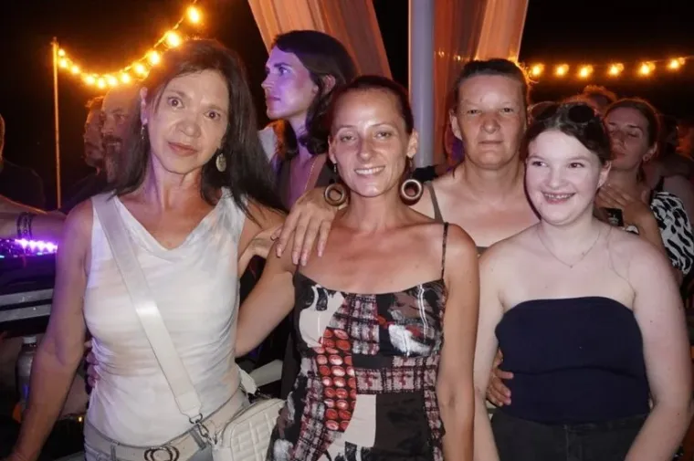 Dok je Gra&scaron;o zabavljao Dubrovnik, misteriozna plavu&scaron;a u zelenom mamila je poglede