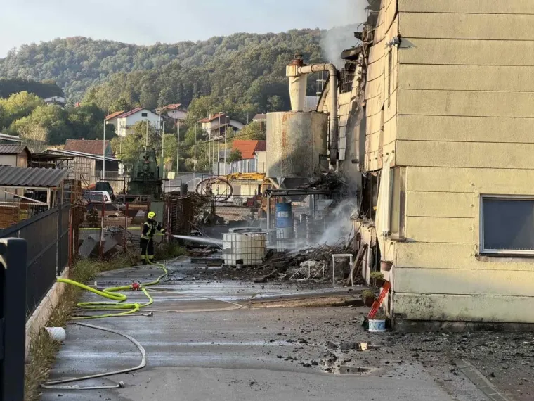 Pogledajte dramatične prizore s ga&scaron;enja požara u Karlovcu: U tijeku provjera kvalitete zraka