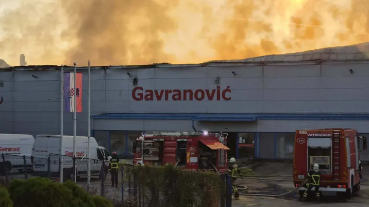 Pogledajte dramatične prizore s ga&scaron;enja požara u Karlovcu: U tijeku provjera kvalitete zraka